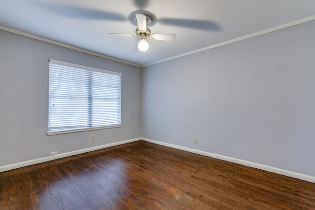 Building Photo - 6517 E Mockingbird Ln