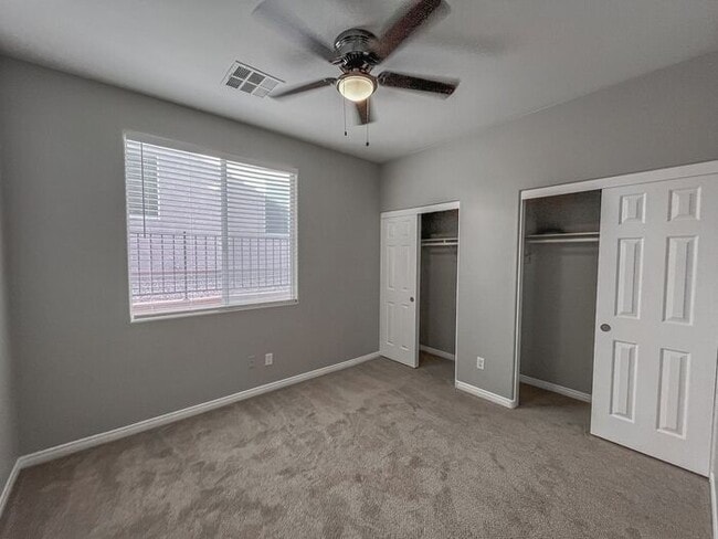 Building Photo - Stunning 5-Bedroom Home in Gated Community...