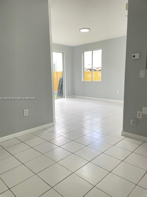 Building Photo - 1586 SE 27th Ct