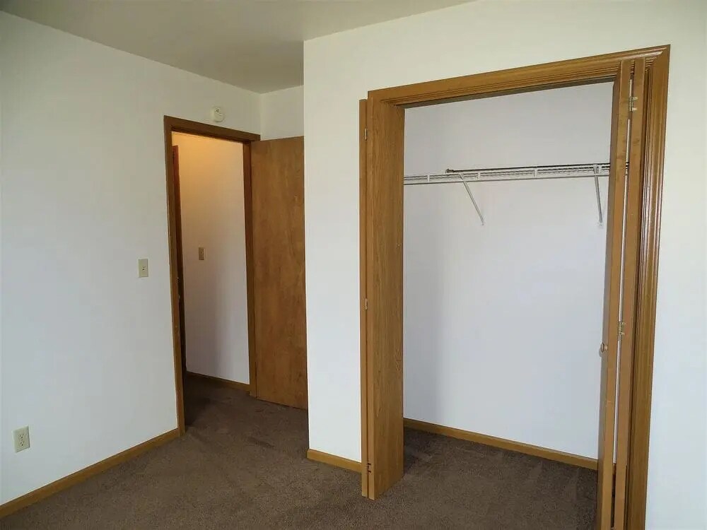 Building Photo - 219 N Market St