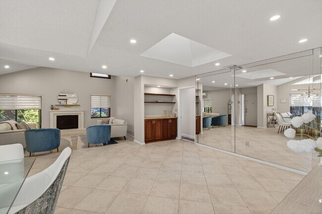 Building Photo - 7745 Stanway Pl