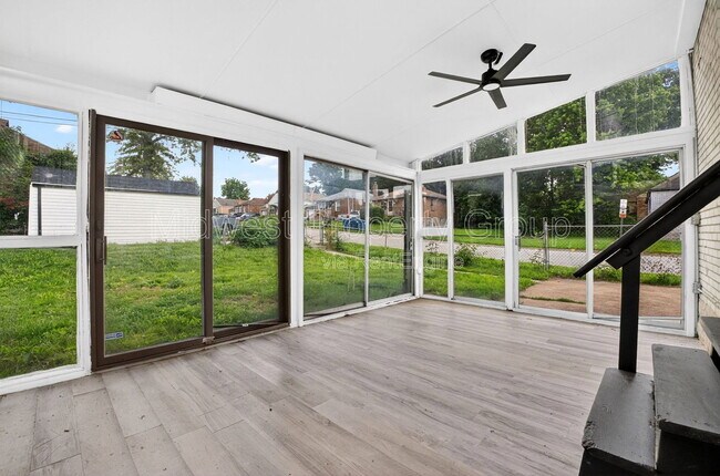 Building Photo - 222 Henquin Dr