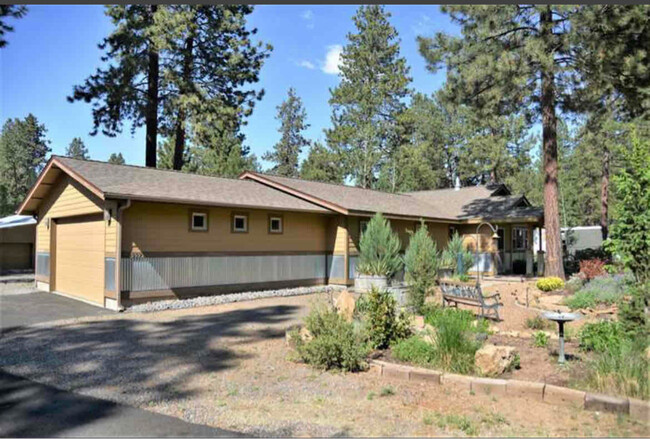 Building Photo - 19272 River Woods Dr