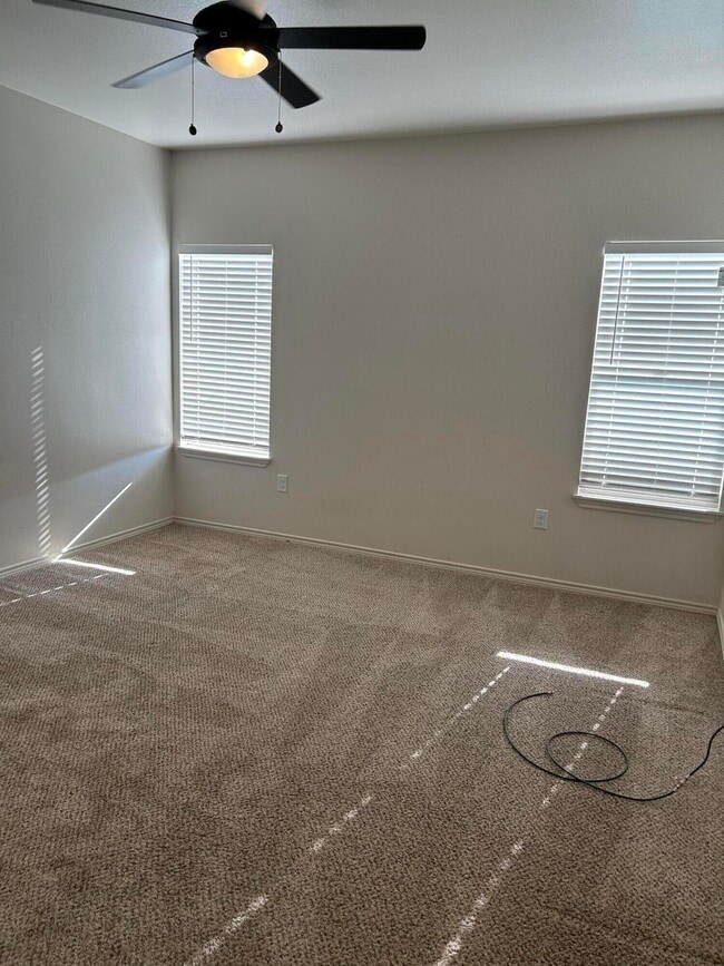 Building Photo - 11605 Evanston Ave