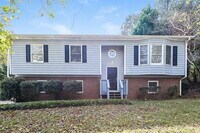 Building Photo - 1411 Hillside Pl SE