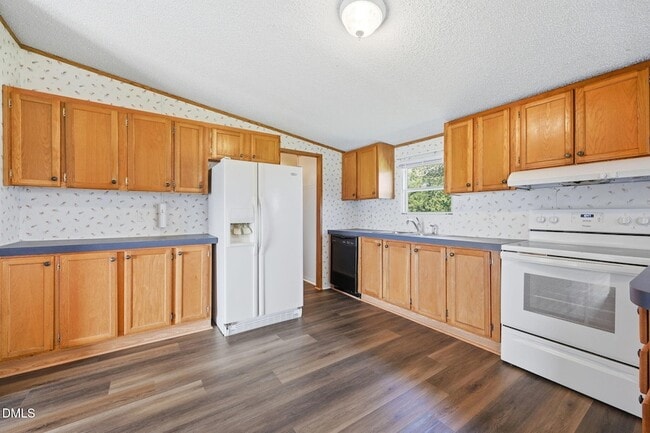 Building Photo - 1385 Live Oak Rd