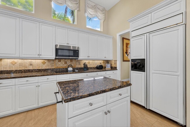 Building Photo - 7162 Vía Firenze