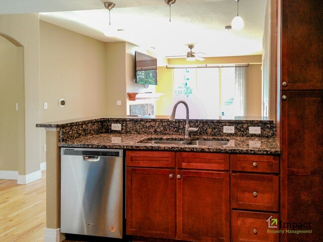 Building Photo - 9059 E Panorama Cir