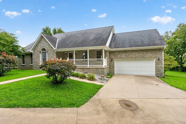 Building Photo - 133 Foxtail Dr