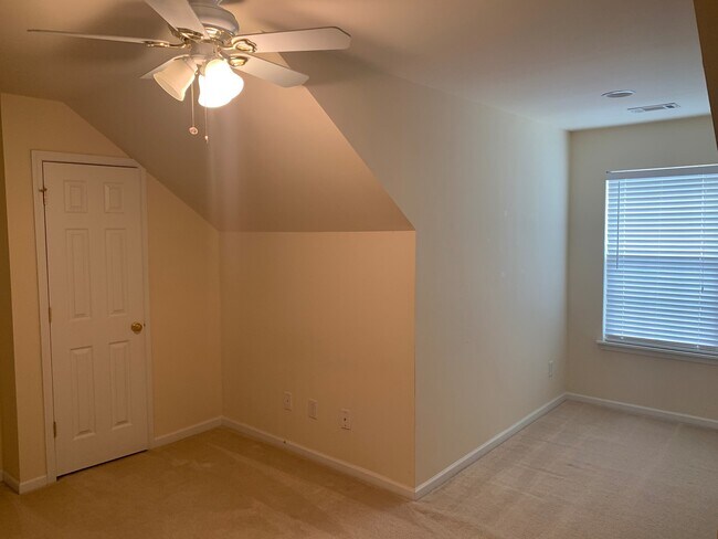 Building Photo - End Unit Townhome located in the Covington...