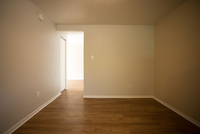 Building Photo - 604 Marine St