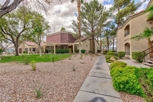 Building Photo - 7885 W Flamingo Rd