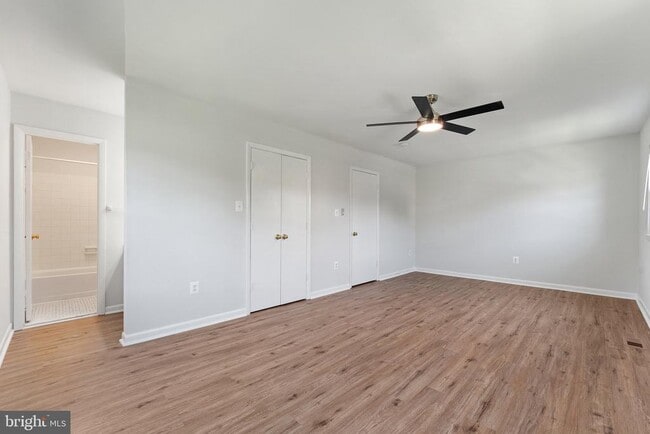 Building Photo - 15001 Cherrydale Dr