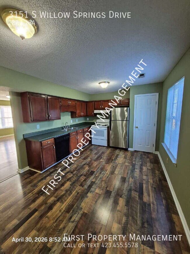 Building Photo - 3151 Willow Springs Dr NE