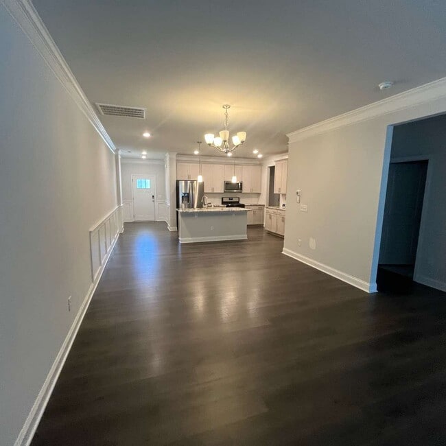 Building Photo - 106 Brody Way