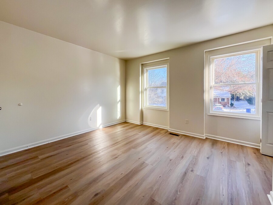 Building Photo - 22 Fox Hill Dr