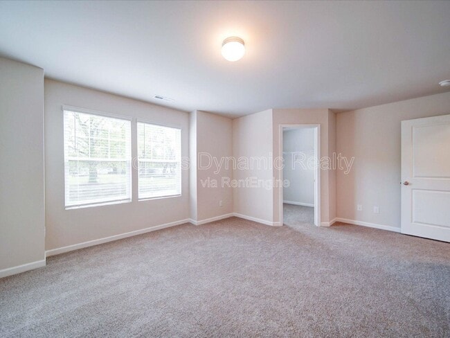 Building Photo - 916 S Battleground Ave