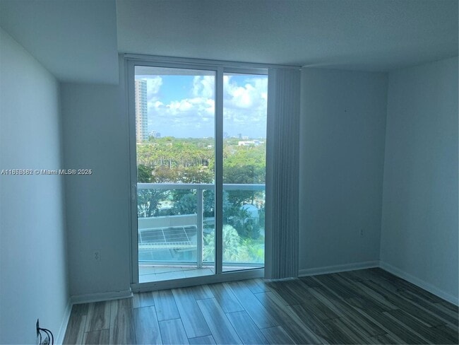 Building Photo - 2101 Brickell Ave