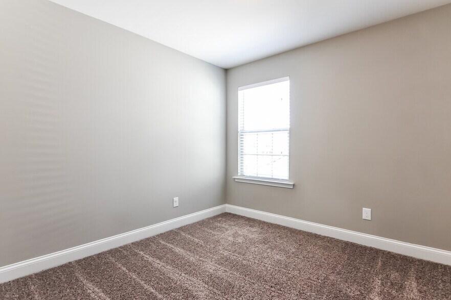 Building Photo - 168 Outwater Ridge Dr