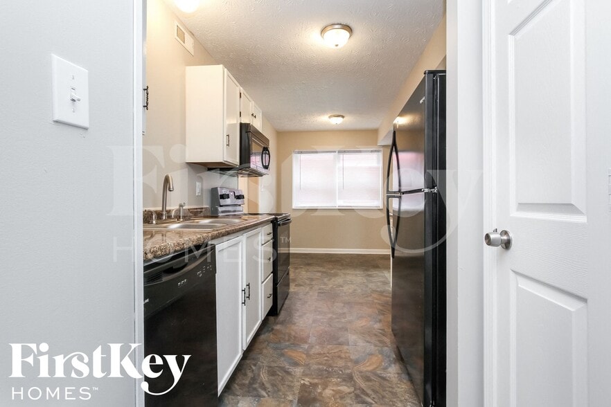 Building Photo - 1921 S Werges Ave