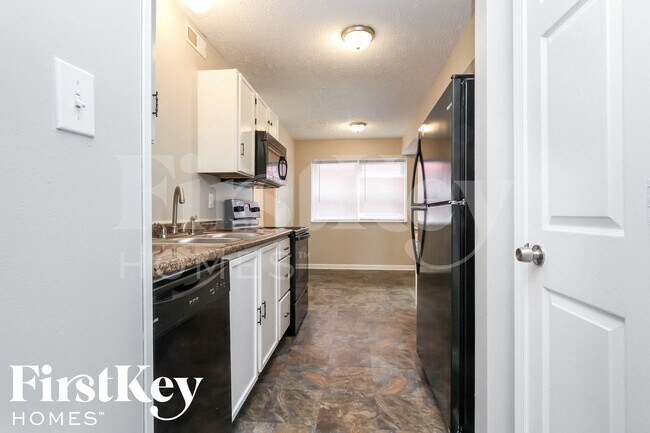 Building Photo - 1921 S Werges Ave