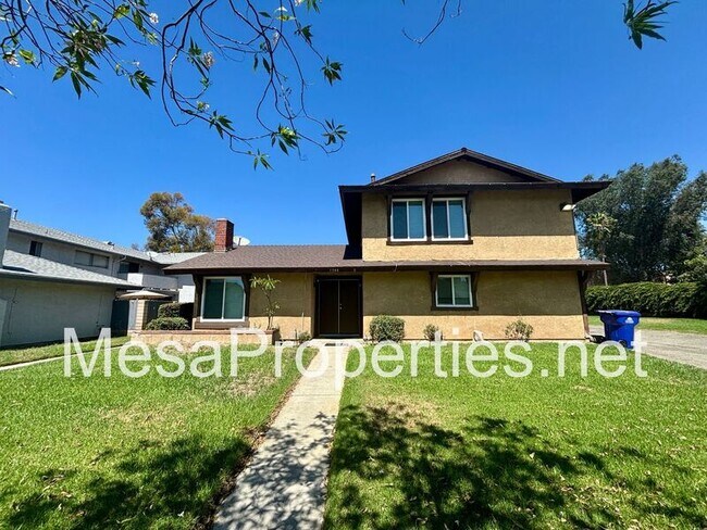 Building Photo - 1749 E Fairfield Ct