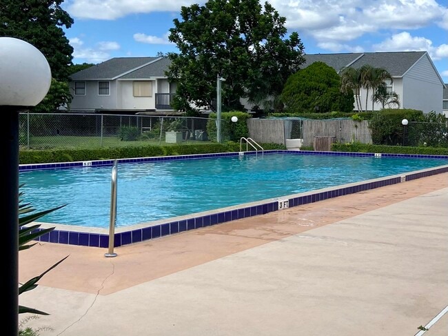 Building Photo - 4104 Inlet Cir