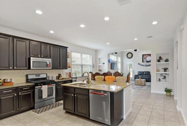 Building Photo - 2781 Santa Ana Ln