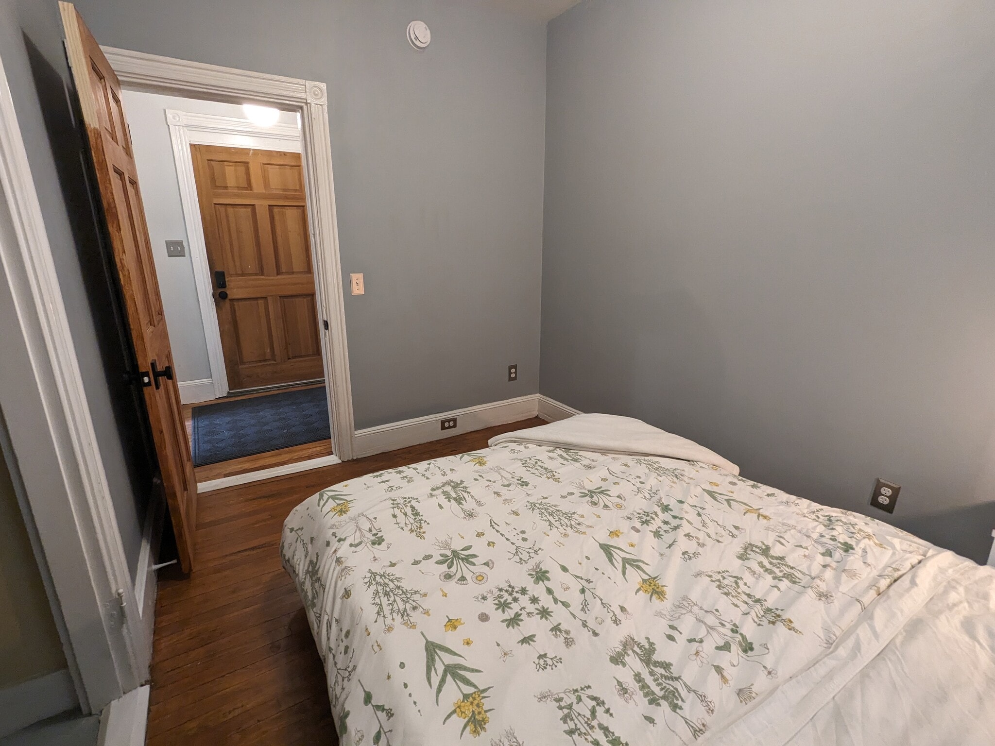 Building Photo - 241 Spring St