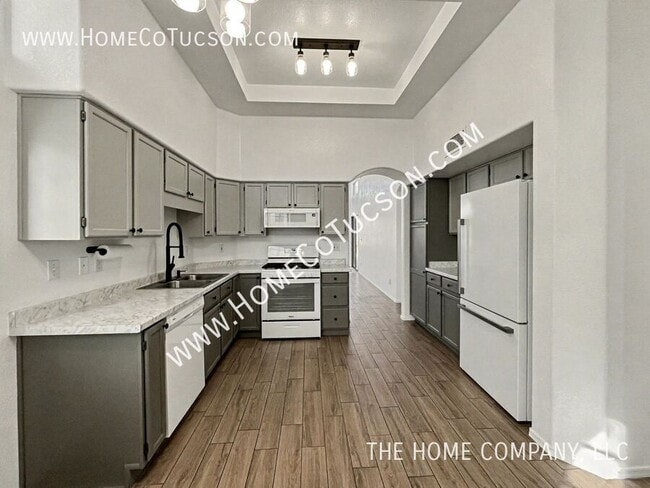 Building Photo - 2660 W Camino del Sitio