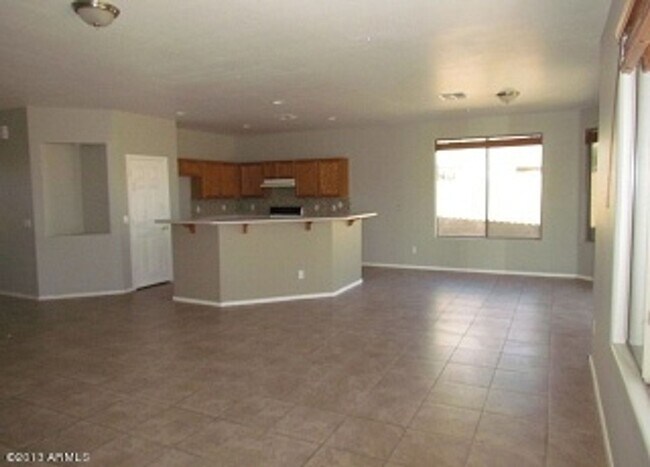 Building Photo - Nice, Spacious Home In Avondale