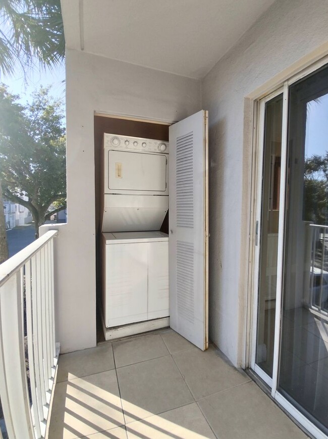 Building Photo - Spacious 2BR in Terrazas Del Sol