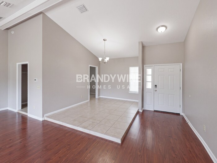 Building Photo - 3363 Hampstead Dr