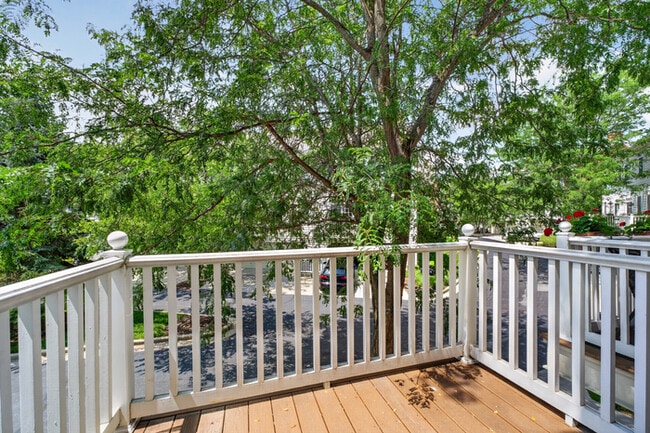Building Photo - Beautiful 3 Bed Townhome In the Heart Of Village Of West Clay!