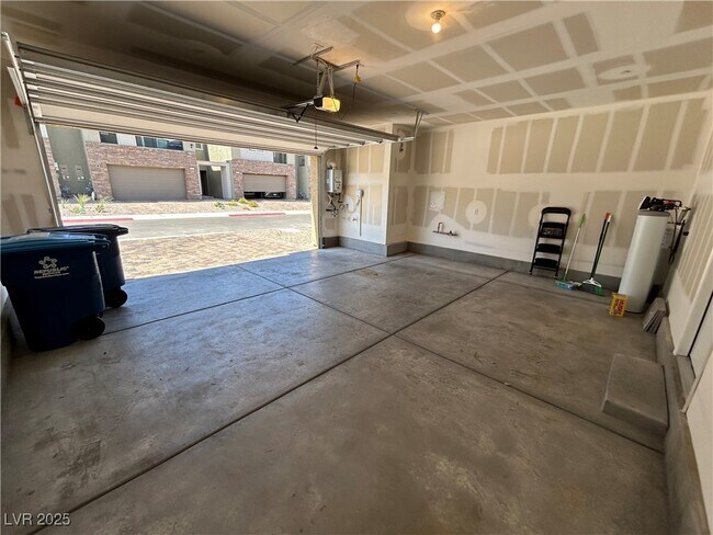 Building Photo - 326 Owens Peak Dr