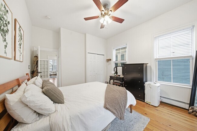 Building Photo - 126 Lexington St