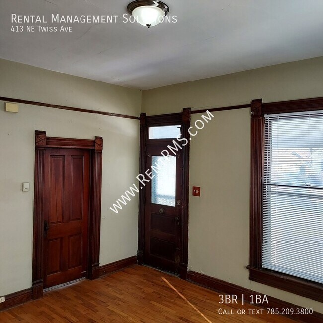 Building Photo - 413 NE Twiss Ave