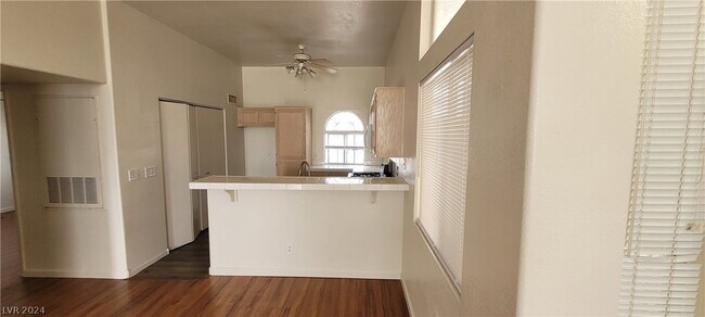 Building Photo - 3125 N Buffalo Dr