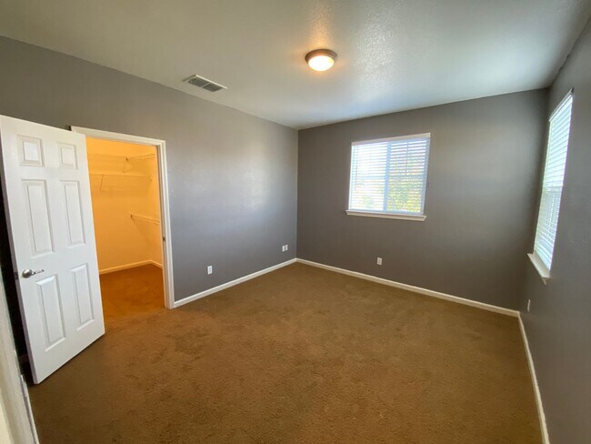 Building Photo - Elegant 2 story home in NW Visalia Coming ...