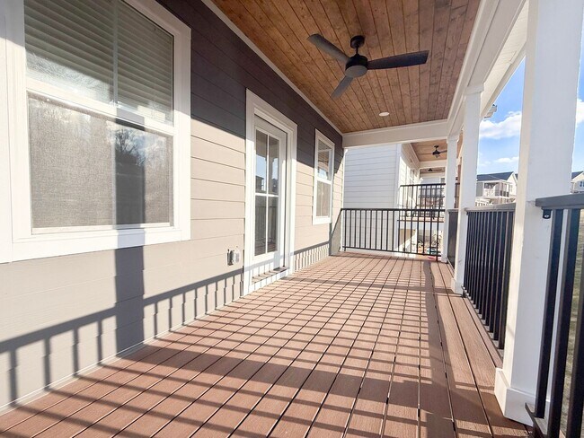 Building Photo - Spacious 4-Bedroom Townhome at Highbury + Summer Special