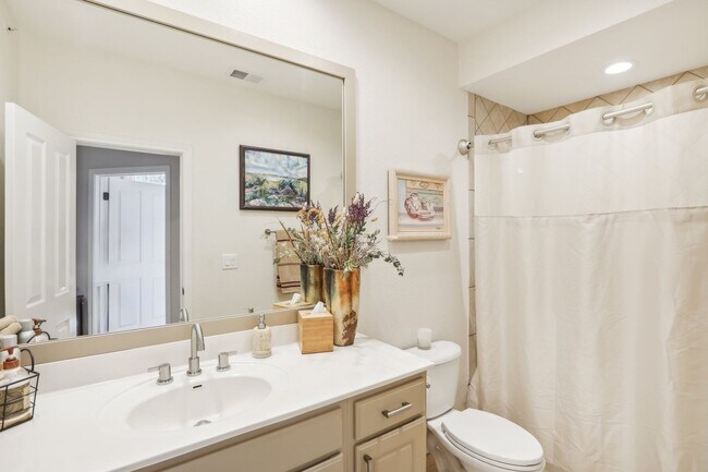 Building Photo - Luxury Riverfront Condo Near Georgetown Square | 2 Bed / 2 Bath with Balcony