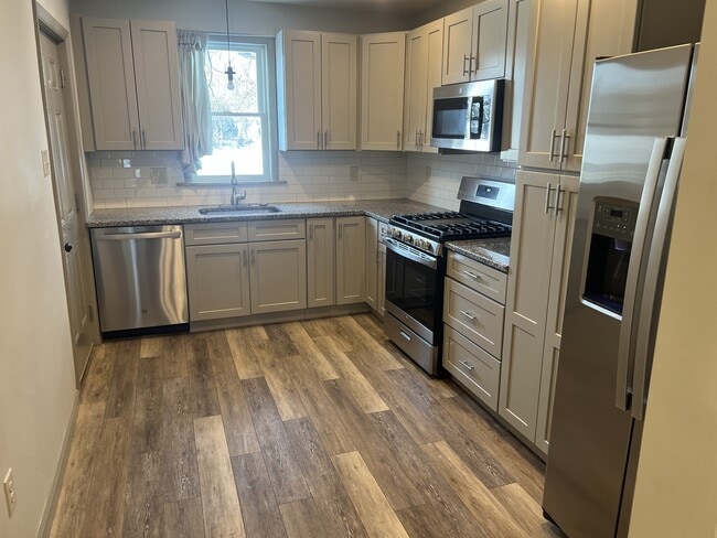 Building Photo - 34 N Lee St