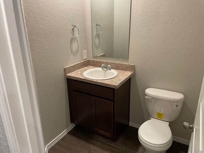 Building Photo - Prize-Winning Special! | $500 Move-In Credit on a 4-Bed, 2.5-Bath Home in Saint Hedwig