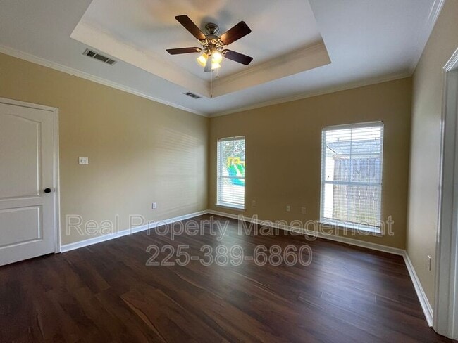 Building Photo - 25889 Regency Ave