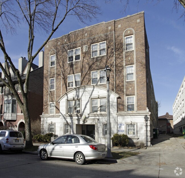 Lyon Manor 1020 E Lyon St Milwaukee WI 53202 Apartment Finder