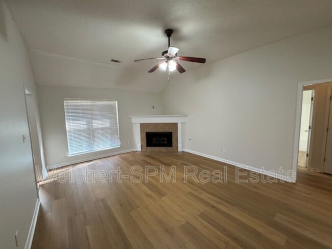 Building Photo - 10 Stockton Cove