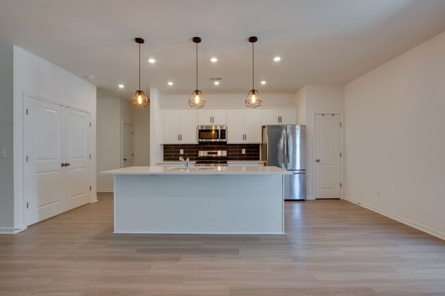 Building Photo - 1872 Holdens Hollow