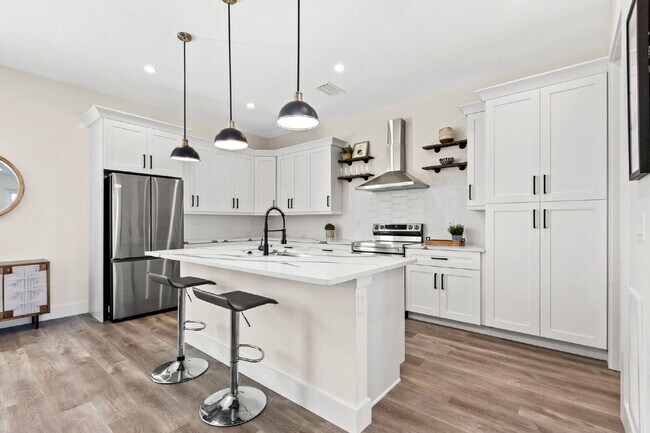 Building Photo - 3 Bedroom Townhouse in Tampa Heights