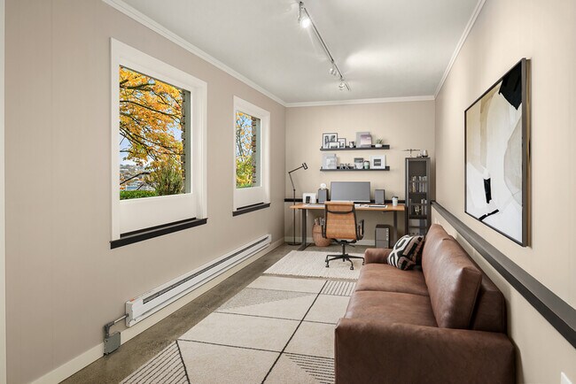 Building Photo - 2562 Dexter Ave N