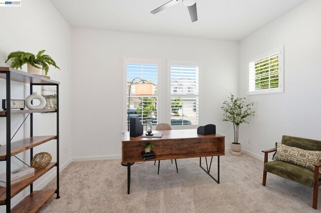 Building Photo - 1550 Plumas Dr
